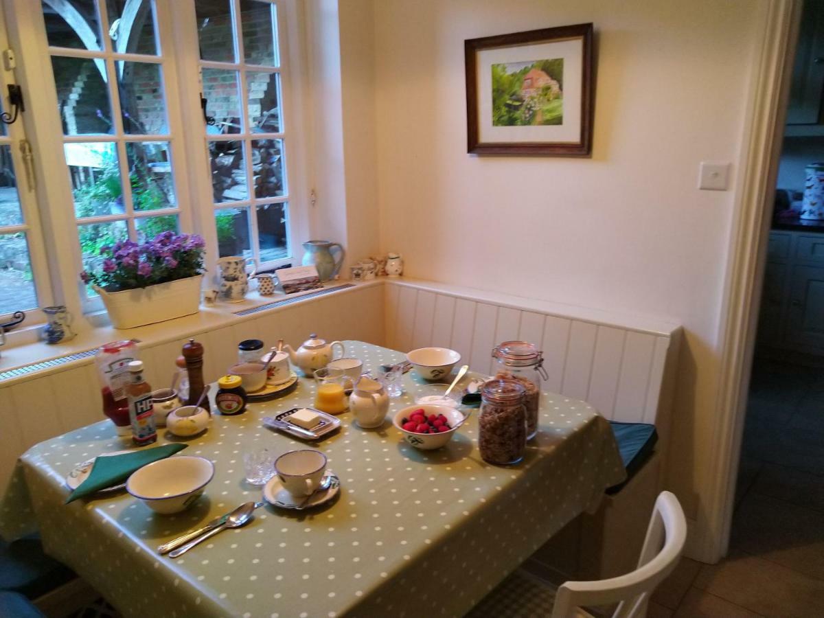 Tilford Mill Cottage Farnham (Surrey) Bagian luar foto
